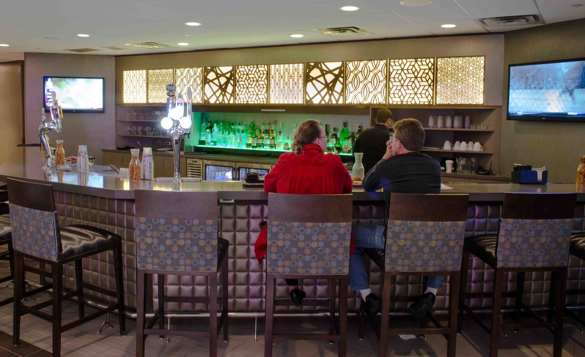 Embassy Suites By Hilton Denver Central Park Restaurant bilde